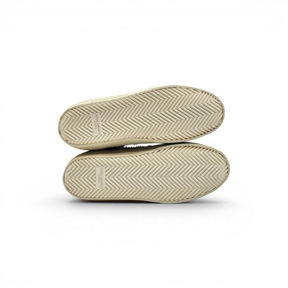 Athletic_Shoes